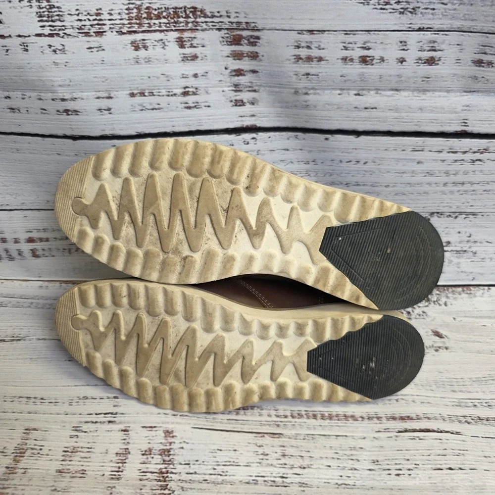 ALDO Laird Size 9.5 Brown Leather Soft Toe Men's Chukka Boots White Soles UK 8.5